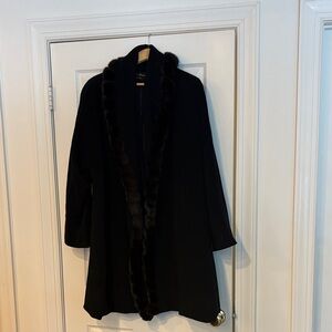 Chic Black Fur-Trimmed Trench Coat